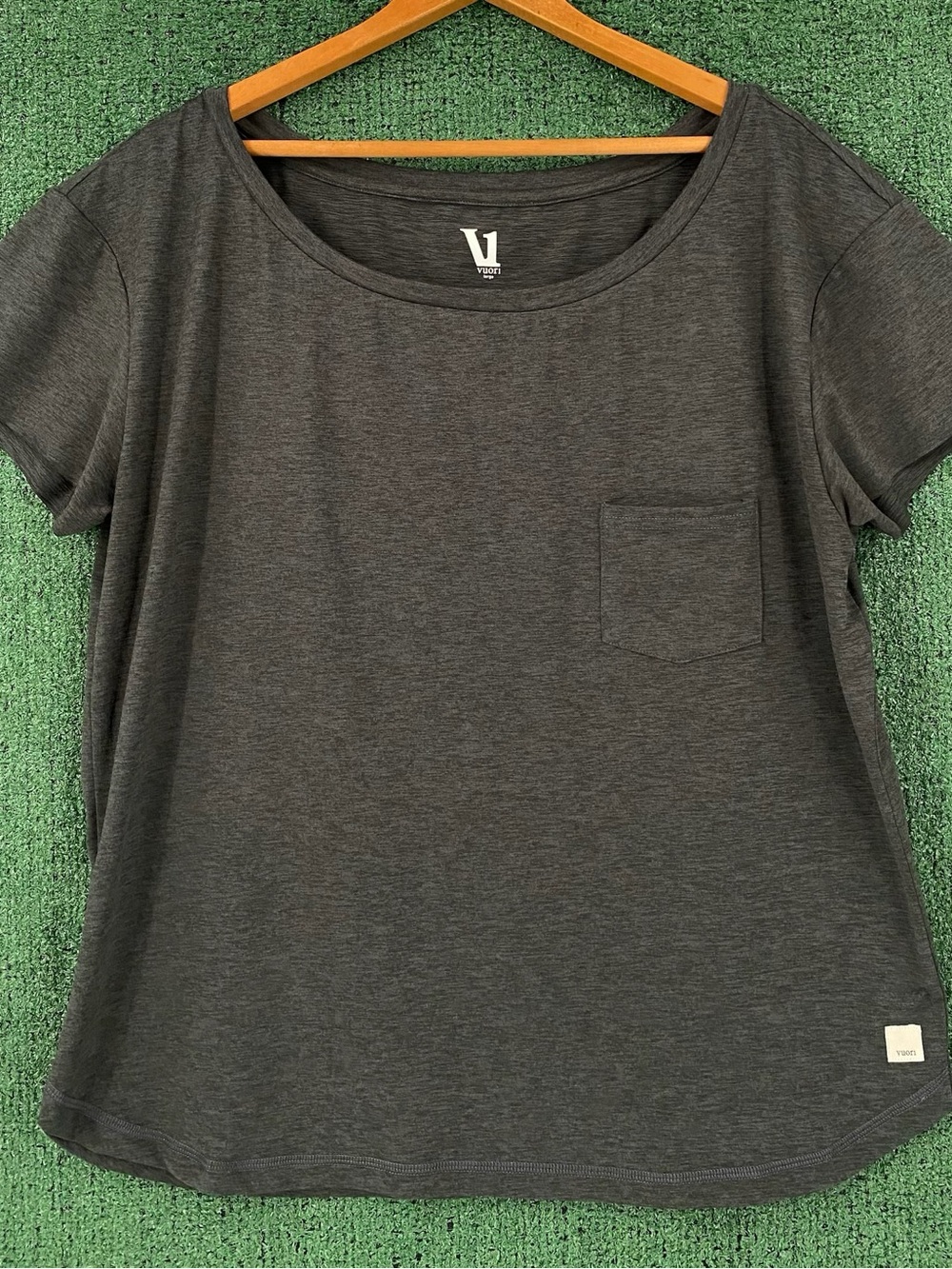 Vuori Short Sleeve Pocket Tee in Dark Gray